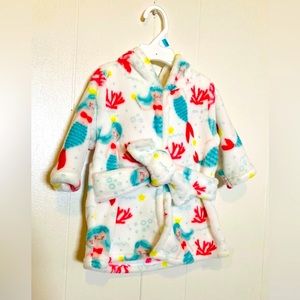 NWOT Super Soft Baby Girl Mermaid Robe Size 0-9 Months